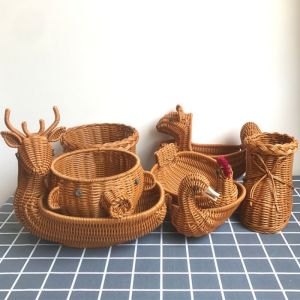 Valink Rattan Woven Fruit Basket Cute Shape Fruit Bowls Tray Vegetable Snack Basket Novelty Animal Shaped