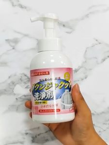 [SG SELLER]【Efficient and safe】AIR OMA Down jacket dry cleaning agent disposable household foam cleaning spray clothes washing to remove stains oil stains clothes cleaner