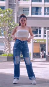 Quần Jean Ống Suông Nữ Cắt Rách 2 Màu Basic Cá Tính Dễ Phối Đồ