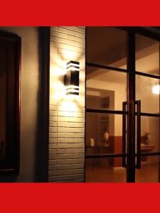 【ซื้อ1แถม2】โคมไฟติดผนัง  โคมไฟหน้าบ้าน โคมไฟตกแต่งบ้าน led light แสงที่อบอุ่น แสงสีขาว โคมไฟโมเดิร์น  โครงโคมอลูมิเนียม ป้องกันฟ้าผ่า IP67 หลอดไฟ E27 กำลัง 12W  เปลี่ยนหลอดไฟฟรี รับประกัน 30 ปี