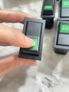 COMBO 5 công tắc sấy ô tô 4 chân có đèn. Công tắc sấy số 2