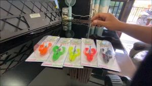 กบยางสายแว๊นซ  6 เซ็นติเมตร น้ำหนัก 10 g เบ็ด 2 โอ กบขาเตะ กบตีนเตะ กบยางตกปลาช่อน กบแว้น กบยางสายแว้น เอาใว้แก้คัน เหยื่อปลอม1บาทไม่มีนะครับ