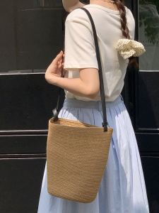 กระเป๋าถือทรงถังผ้าถักสไตล์เกาหลี กระเป๋าสะพายข้างแบบสะพายข้างสำหรับผู้หญิง กระเป๋าถือหนังสีพื้น กระเป๋าสะพายไหล่แบบลำลอง