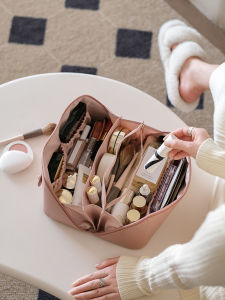 EACHY | Sectional Storage Portable Large Capacity High-End Makeup Bag