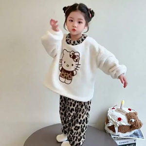 👧🍂 Hello Kitty 🎀 เสื้อคลุม+กางเกงนอน สุดน่ารัก! ชุดนอนเด็กผู้หญิง ฤดูหนาว 2025 ลายเสือดาวสปอร์ต ผ้านุ่มระบายอากาศดี #เสื้อผ้าฤดูหนาว 🌈