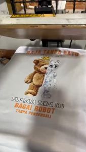 Kaos Kata-Kata Tentang Ibu Raja Tanpa Ratu Tetaplah Raja Raja Tanpa Ibu Bagai Robot Tanpa Pencipta Bahan Tebal Cotton Combed 24s Distro