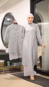 Gamis Couple Terbaru Yasmin Maxi Bahan Tulle Safto Mutiara Mix Ceruty Aplikasi Payet Full Furing Hyget M L XL XXL 3XL BISA DIBELI TERPISAH Baju Muslim Ibu Dan Anak Kembaran Seragaman Lebaran  Kekinian  Mewah Dress Kondangan Viral