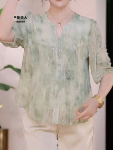 เสื้อเชิ้ตแขนยาวปานกลางสำหรับผู้หญิงวัยกลางคนและผู้สูงอายุ ฤดูร้อนปี 2024 ใหม่ 40 ปี 50 ปี ลดอายุ ปกปิดหน้าท้อง เสื้อผู้หญิง