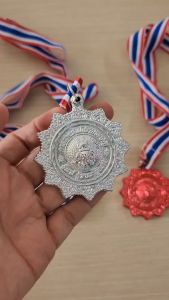 ***ส่งไว ราคาถูก *** เหรียญรางวัล  เหรียญทอง เหรียญเงิน เหรียญทองแดง พลาสติกหนาอย่างดี ชุบสีสวยสดใสไม่หลุดลอก