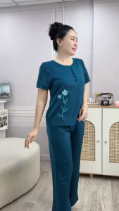 ĐỒ BỘ TRUNG NIÊN CHẤT LỤA RUBY CAO CẤP HOA THÊU TINH TẾ SANG TRỌNG CHO QUÝ CÔ THANH LỊCH TỰ TIN TỎA SÁNG
