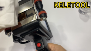 Handheld Inkjet Printer Ditingkatkan Printer Inkjet Genggam Mesin Tinta Portabel Printer Otomatis Printer Label Digital Genggam Mesin Pengkodean 360° Cerdas 25 Bahasa 3 Ketepatan Cetak Presisi tinggi Untuk Cetak Tanggal Waktu Kode QR Logo Barcode