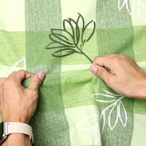 ผ้าคอตต้อนทีซี Cotton TC ลายตารางใหญ่ และใบไม้ หน้ากว้าง 44 นิ้ว ผ้าเมตร ผ้าหลา