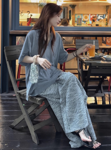 DANTING | Casual and Relaxed Gray T-shirt and Wide-leg Pants Set