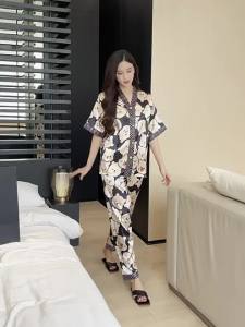 Indonesia Thái Lan Bộ đồ ngủ lụa lạnh bán chạy cho phụ nữ mùa hè cổ kimono tay ngắn quần dài bộ hoạt hình