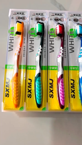 Serene Living ขนแข็งสำหรับผู้ใหญ่ที่ใช้ในครัวเรือนแปรงสีฟันแปรงสีฟันชาร์โคลผู้ใหญ่คราบฟันตัวช่วยเล็กๆที่เป็นอิสระจากบรรจุภัณฑ์