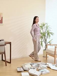 Tủ Sách Chống Bụi Có Cửa Và Nhiều Kệ