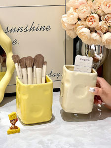 Katharina Desktop Cosmetic Brush Storage Holder Student Ceramic Organizer Antibacterial Moisture Proof with Wheels Handmade