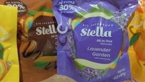 STELLA KEMASAN TERBARU ISI LEBIH BANYAK 42+13 gr / STELLA All In One Pengharum ruangan kamar kantor gudang mobil 42gr / Pengharum Pewangi Semua Ruangan Stella All In One Gantung