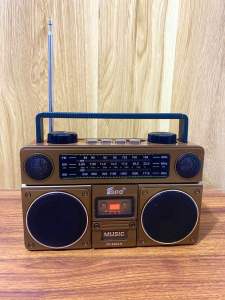 đài FM hàng bãi nhật 98%( made in japan) - có chức năng sạc pin bằng năng lượng mặt trời