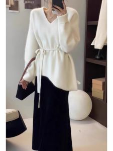Irregular V-Neck Tied Knitwear