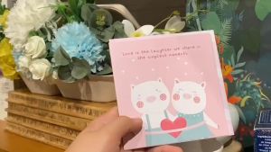 Thiệp tình yêu Valentine tỏ tình SDstationery Simplest Moments hình đôi heo dễ thương màu hồng vuông 12x12 cm
