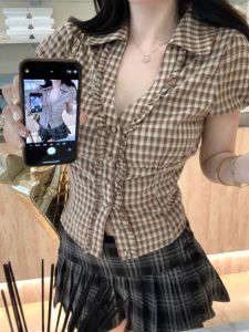 GUZILIAN | Retro American Plaid Short Sleeve Shirt Womens Slim Fit V-neck Top Korean Style Knitted Mid Waist Design Summer Fashion