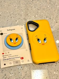 Cartoon Yellow Background Teddy Expression Magnetic Attraction Stand Compatible with  16Promax Phone Case 13 Cute Girl 14 New Two-In-One Film Case 16 Anti-Fall 15Promax Protective Cover