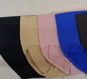 กางเกงในผู้หญิง ผ้าทอ ไร้ตะเข็บหน้าและข้างช้อนก้น ไม่เข้าวิน 8814