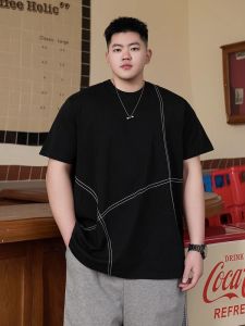 ฤดูร้อน ผู้ชายขนาดใหญ่ ลำลอง หลวม เสื้อยืดแขนสั้นพอดีเย็บตกแต่งความรู้สึกเย็นเสื้อยืดครึ่งแขนเหนือศีรษะ