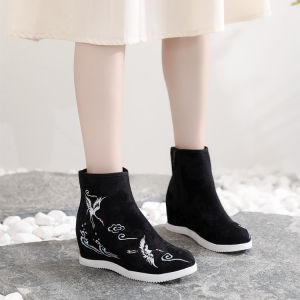 The Han-Style Clothing Shoes Female Adult with Horse-Face Skirt Shoes Embroidered Shoes Hidden Heel Chinese Ancient Style Match with Hanfu Skirt Short Boots