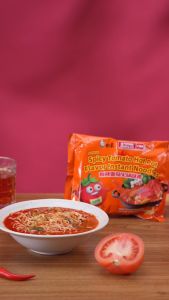 【50% Off Storewide】BaiXiang [Super Chili] บะหมี่กึ่งสําเร็จรูป บะหมี่รสมะเขือเทศร้อน (123 กรัม x 5 ซอง) 白象酸辣番茄火锅味面