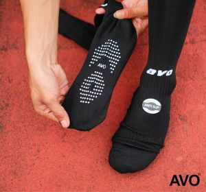 KAOS KAKI SEPAK BOLA FUTSAL DEWASA ANTI SLIP PANJANG SEPAHA SERI R8 MERK AVO
