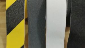 Lakban Anti Slip Tape & Lakban Lantai Tangga: Keamanan dan Kegunaan