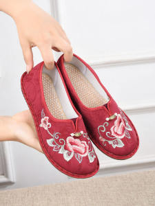 Beijing Ladies Flat Bottom สบาย กันลื่น นุ่ม รองเท้าปักแต่เพียงผู้เดียวแบบดั้งเดิม ชุดฮั่นฝู สไตล์รอบนิ้วเท้าสวมใส่ทุกวันรองเท้า