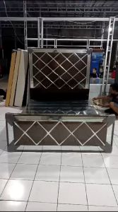 Divan tempat tidur type andin 3d motif permata kaca bahan beludru+lampu+list cermin by jelita tanpa kasur