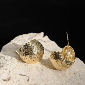 Fancy French Entry Lux Gold Texture Earrings Metal Ball Korean Earrings 2023 Fall and Winter New Earrings Tide