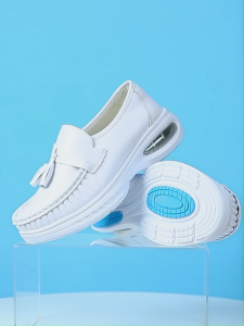 รองเท้าสีขาว/รองเท้าสีดำ/รองเท้าทำงาน รองเท้าพยาบาลหนังแท้พร้อมส่ง พื้นรองเท้านุ่ม กันลื่น ระบายอากาศได้ดี ดีไซน์กันกลิ่น  พื้นรองเท้าหนา  มี2สีดำและขาว สวมใส่เบาสบายเท้า พื้นรองเท้านุ่มมาก ส่งจากไทยไม่ต้องรอนาน WJ99