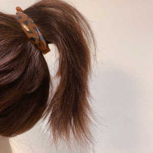 กิ๊บติดผมรูปแตงโมขนาดเล็กสำหรับผู้หญิง กิ๊บติดผมสไตล์เกาหลีสุดเก๋ ที่คาดผมข้างหลัง ดีไซน์เก๋ไก๋ ที่คาดผมแบบหนีบสีพื้น