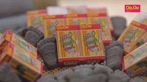 12 ก้อน สบู่เตะฝ้า DODO (ดูดู) ฝ้าหาย หน้าใส 1ก้อน 60 กรัม สบู่ดินดำ ปราศจากแอลกอฮอล์ ผิวทุกประเภท การควบคุมน้ำมัน ให้ความชุ่มชื้น