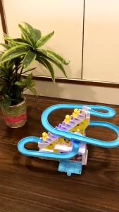 Heo peppa leo cầu thang có nhạc cho bé( Kèm 3 chú heo dễ thương)