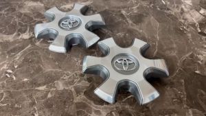 Logo chụp mâm ốp lazang bánh xe ô tô Toyota BC-468 đường kính ngoài 18.5cm