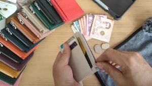 รุ่นขยายข้าง กระเป๋าสตางค์ กระเป๋าเก็บบัตร  9ช่อง (หนังวัวแท้)