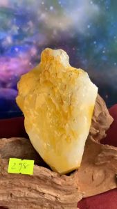 Mảnh vỡ đá Thạch Anh tự nhiên màu vàng Citrine vị chúc mã 298