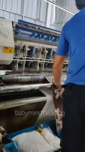 ผ้าห่มนวม รวมชุดผ้าปู (ครบเซ็ต มี6ชิ้น) ผ้าห่ม6ฟุต ผ้าปู5ฟุต และ6ฟุต ปลอกหมอน 4 ชิ้น ผ้าริ้ว เกรดโรงแรม ไม่เป็นขน ส่งจากโรงงาน