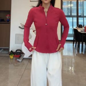 เสื้อคลุมโยคะแบบมีซิปคอตั้งทรงสลิมฟิต ผ้าขนแกะ สำหรับผู้หญิง ฤดูใบไม้ร่วง 2020 ใหม่ เสื้อคลุมโยคะแบบสวมหัว ระบายอากาศได้ดี แห้งเร็ว ทรงสลิมฟิต