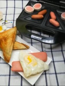 Electric sandwich Maker Triangle Plate Panini Cooking Kitchen Appliances Breakfast Waffles Machine Non-stick Iron Pan