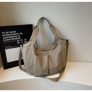 กระเป๋าสะพายข้างผ้าไนลอนความจุขนาดใหญ่สำหรับผู้หญิง กระเป๋าสะพายไหล่แบบลำลอง กระเป๋าถือทรงกลมสไตล์เกาหลี