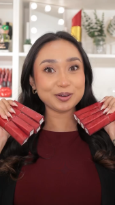 Rumah Cantik OMG OH MY GLAM Colorlast Lip Vinyl 2.5 g - Transferproof Gloss - Longlasting Stain- Intense Color - Plumpy & Comfortable On Lips