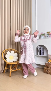 RENATA SETELAN ANAK PEREMPUAN 2-12 TAHUN FREE SLING BAG SENADA - ONE SET TUNIK CELANA TAS LUCU BAHAN CRINKLE ELORA MOTIF BUNGA KEKINAN BY NSK