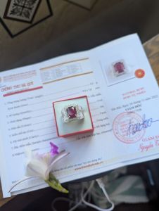 đá ruby tự nhiên 💯 đã kiểm định đầy đủ.